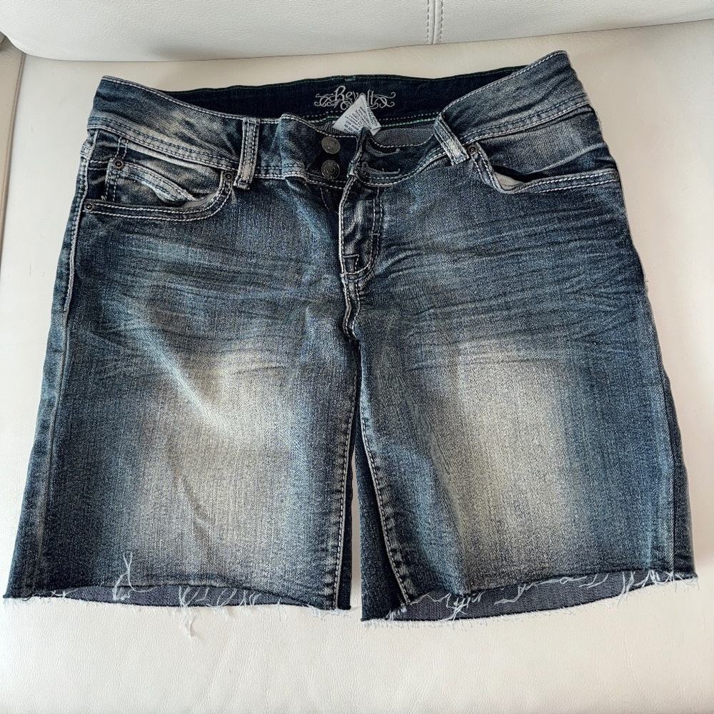 Revolution by Revolt Shorts Juniors Size9 Bermuda Jean Shorts